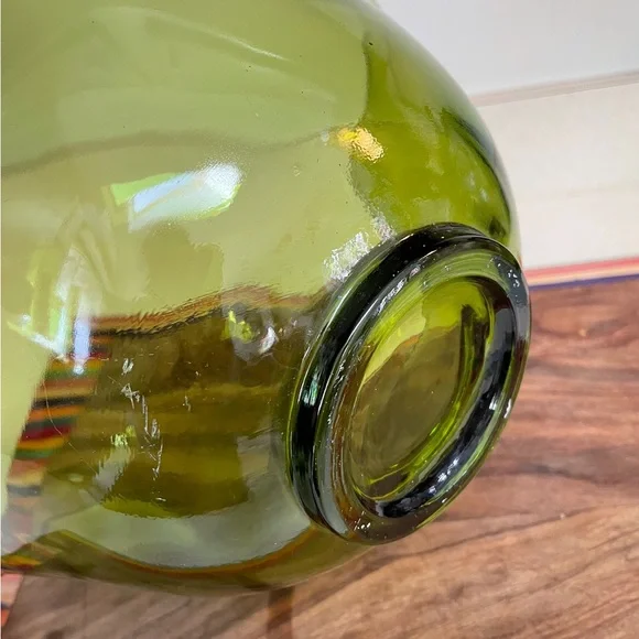 Vtg Avocado Green Tulip Rim Glass Bowl - Picture 9 of 9